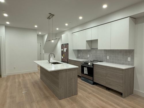 2-49 Chase St, Newton, MA, 02459-2213 | Card Image