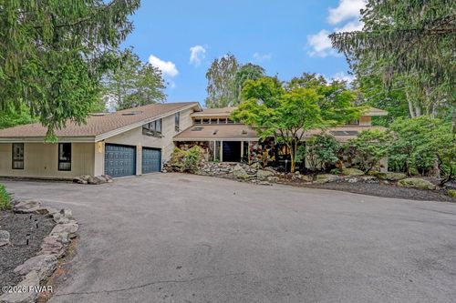 112 Tawny Fox Trl, East Stroudsburg, PA, 18301 | Card Image