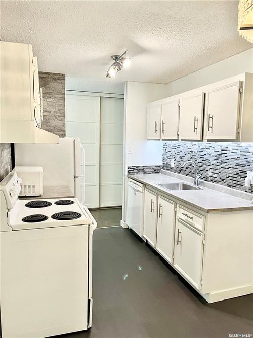 105-207C Tait Place, Saskatoon, SK, S7H5L8 | Card Image