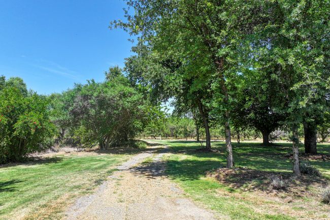 9415 21 St Ave, Home with 3 bedrooms, 3 bathrooms and null parking in Lemoore CA | Image 8