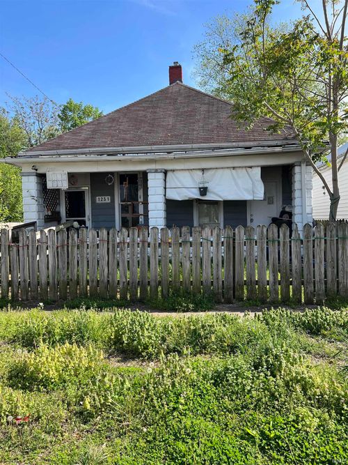 1251 E Illinois St, Evansville, IN, 47711-5744 | Card Image