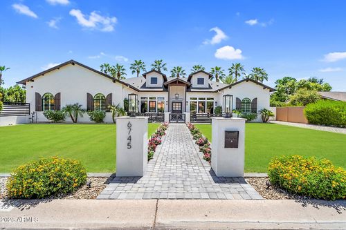6745 E Montecito Ave, Scottsdale, AZ, 85251-2337 | Card Image