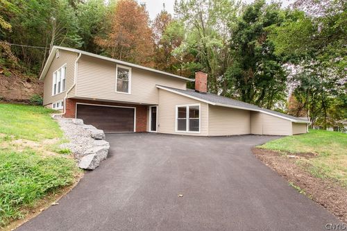 109 Hallmore Dr, Camillus, NY, 13031-2003 | Card Image
