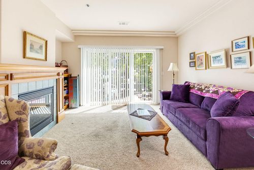 832 Pavilion Pl, Ashland, OR, 97520-9130 | Card Image