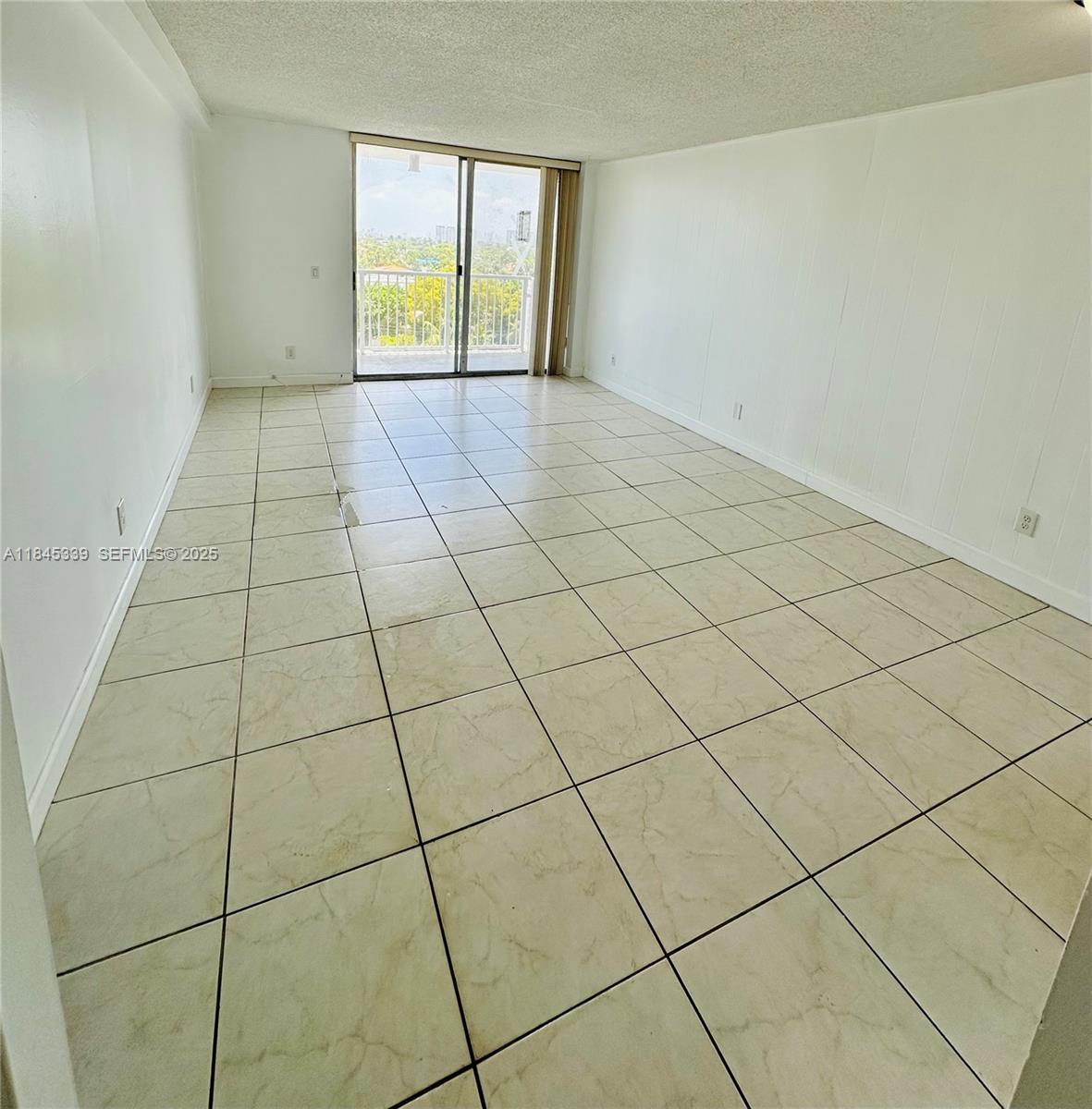 Residential in North Miami