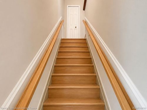 3756 Ramblewood Dr, Port Huron, MI, 48060-1575 | Card Image