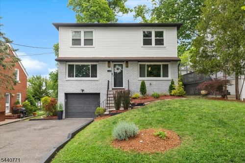 11 Nottingham Rd, West Orange, NJ, 07052-2718 | Card Image