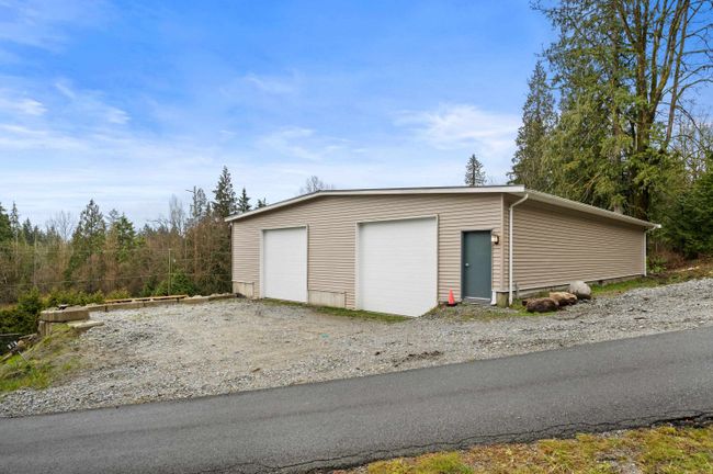 26560 Cunningham Avenue, House other with 6 bedrooms, 4 bathrooms and 10 parking in Maple Ridge BC | Image 37