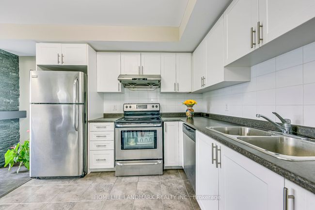 121 - 2891 Rio Crt, Condo with 2 bedrooms, 2 bathrooms and 1 parking in Mississauga ON | Image 9