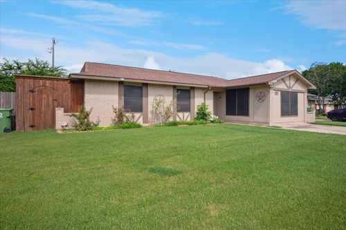 5409 Queens Ct, Lake Dallas, TX, 75065-2689 | Card Image