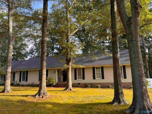 105 Hudgins Dr, Albertville, AL, 35951-3921 | Card Image