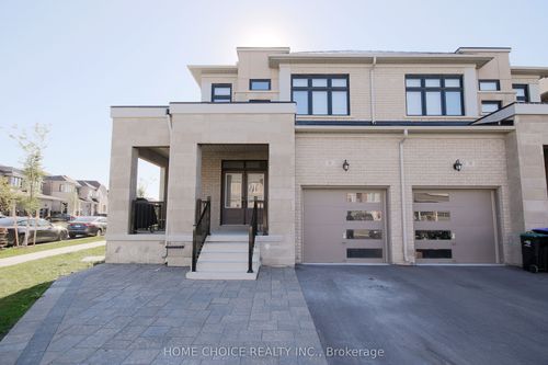 32 Ferragine Cres, Bradford, ON, L3Z4J9 | Card Image