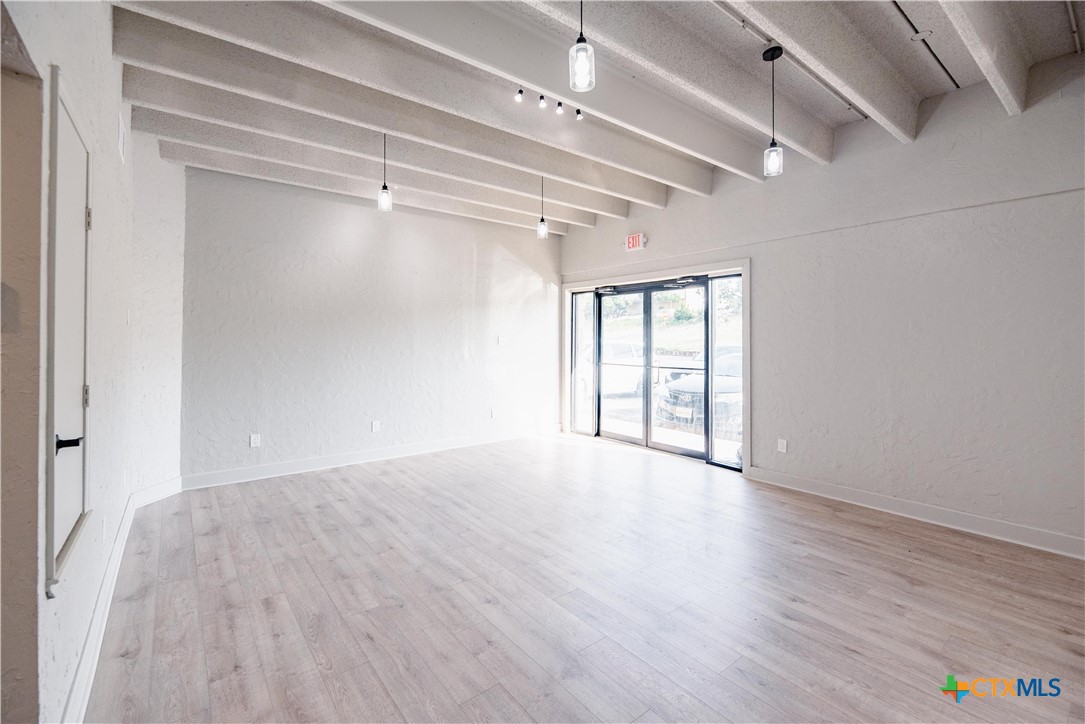 Commercial Lease in Canyon Lake