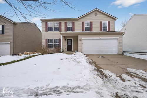 8729 Boxelder Ln, Dexter, MI, 48130-9107 | Card Image