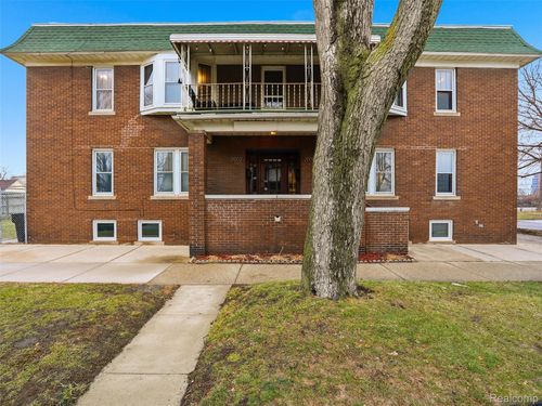 apt-2-2000 Dalzelle St, Detroit, MI, 48216-1874 | Card Image