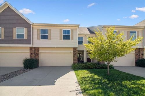 197 79th St, West Des Moines, IA, 50266-8013 | Card Image
