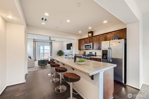 3325 30th Dr, Everett, WA, 98201-4955 | Card Image