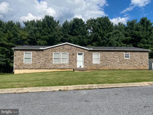 18 Oriole Cir, FELTON, PA, 17322-9211 | Card Image