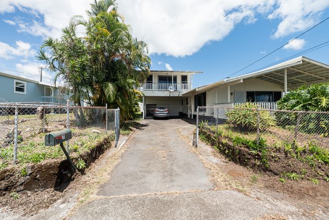 Fully fenced, 2 car lanai/carport awaits you @ 007 Kaapuni Loop in Hilo. | Image 10