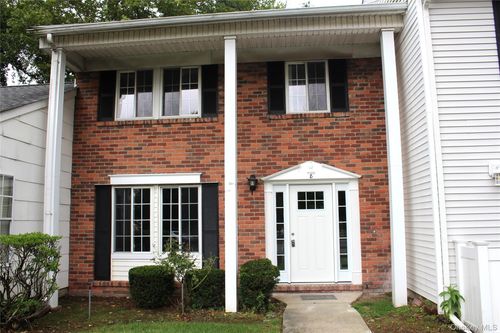 8 Lexington Ct, Coram, NY, 11727-1630 | Card Image