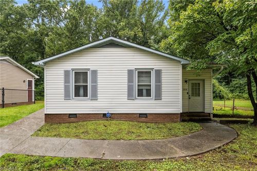 2036 Willow Rd, Greensboro, NC, 27406-3848 | Card Image