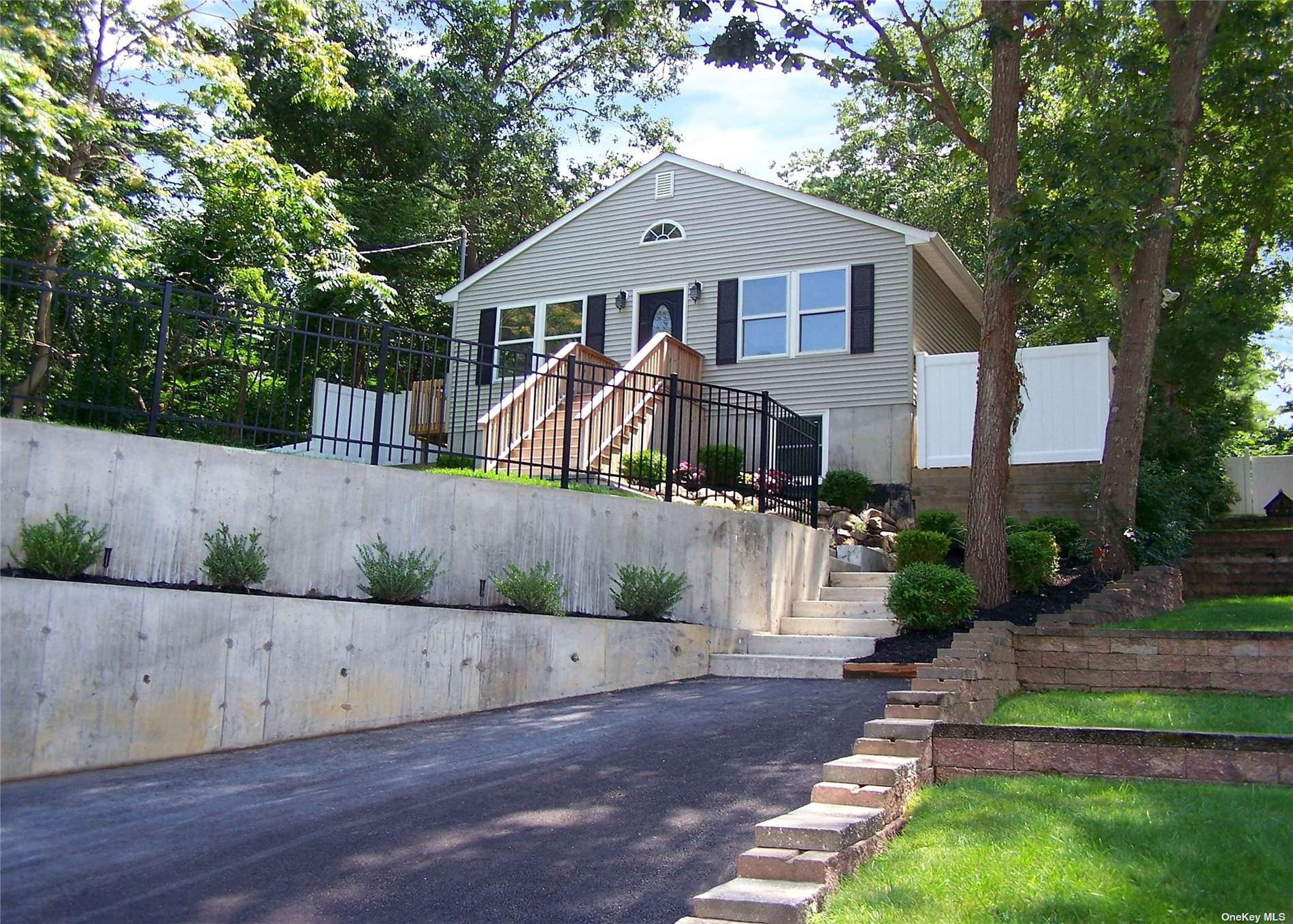 Mill Rd, Medford, NY 11763