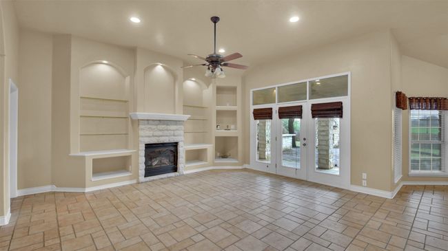 2300 Willow Ln, House other with 3 bedrooms, 2 bathrooms and 4 parking in Taylor TX | Image 10