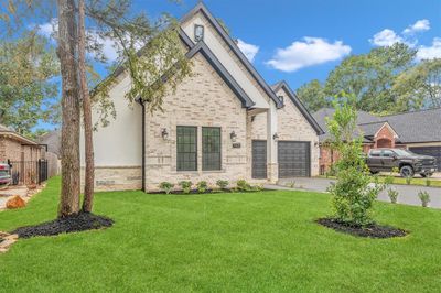 Front and back landscaped yard includes sprinkler system | Image 3