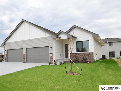 14811 Bruning Street, Bennington, NE, 68007 | Card Image