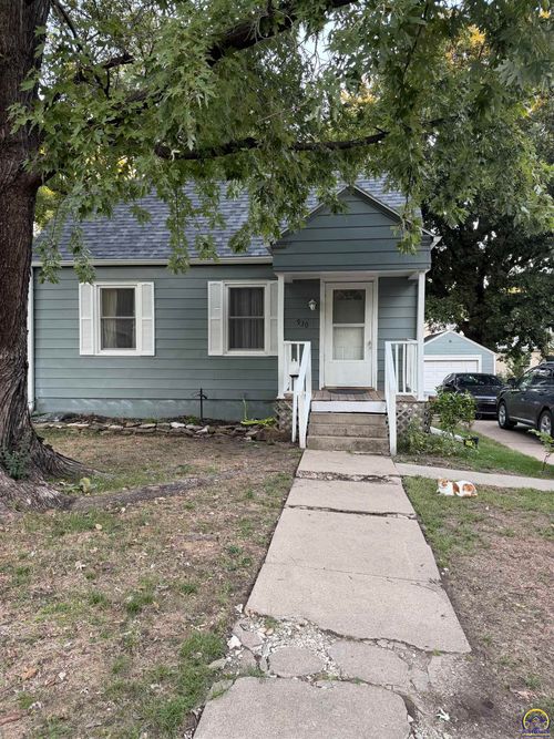 930 Chestnut St, Emporia, KS, 66801-2545 | Card Image