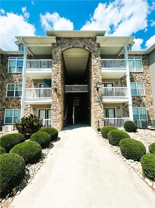 207-7104 W Friendly Ave, Greensboro, NC, 27410-6397 | Card Image