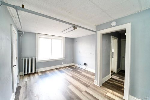 a-161 Rockaway Ave, Valley Stream, NY, 11580-5823 | Card Image