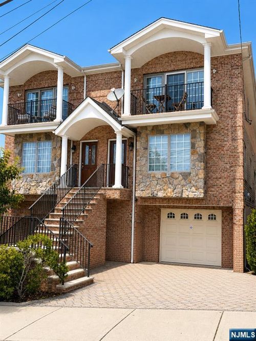 617 Prospect Ave, Fairview, NJ, 07022-1880 | Card Image