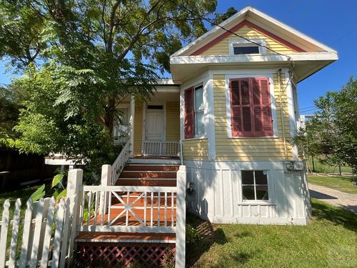 515 8th St, Galveston, TX, 77550-5214 | Card Image