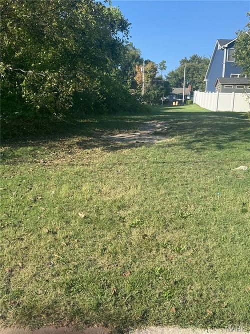 341 New York St, Kirkwood, MO, 63122-7332 | Card Image