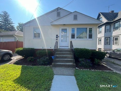12 Pleasant St, New London, CT, 06320-5116 | Card Image