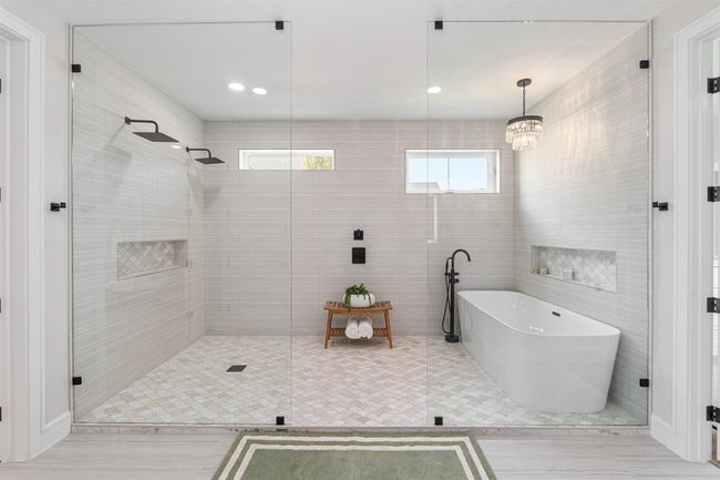 Wet Room Spa, two rain shower heads, soaking tub & natural light | Image 16