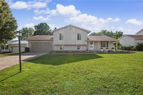 3300 Meanderwood Dr, Canfield, OH, 44406-9675 | Card Image