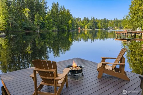 25432 Se 28th St, Sammamish, WA, 98075-6028 | Card Image