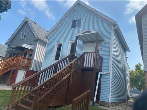 2244 S 15th St, Milwaukee, WI, 53215-2702 | Card Image