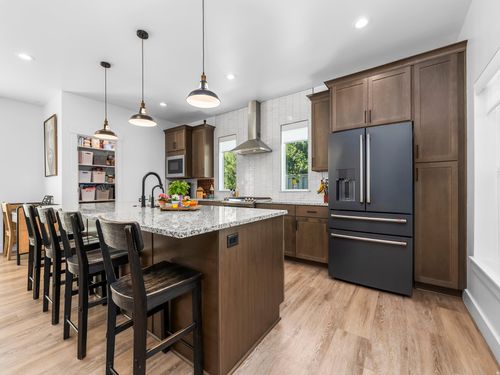584 W 620 N, Centerville, UT, 84014-1463 | Card Image