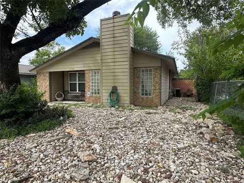 6004 Palm Cir, Austin, TX, 78741-3328 | Card Image