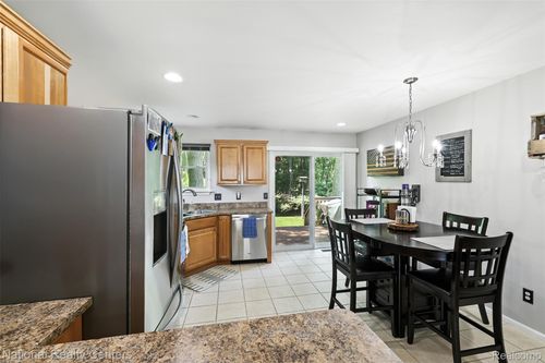 39501 Macomber St, Harrison Twp, MI, 48045-1867 | Card Image
