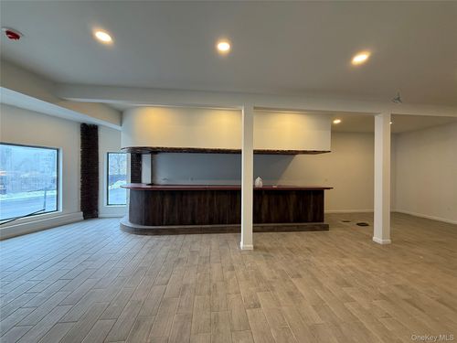 6 Wallkill Ave, Wallkill, NY, 12589-3147 | Card Image