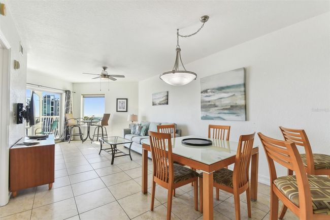 404 - 11605 Gulf Blvd, Condo with 2 bedrooms, 2 bathrooms and null parking in TREASURE ISLAND FL | Image 11