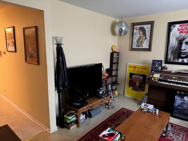 downstairs apartment living room | Image 17