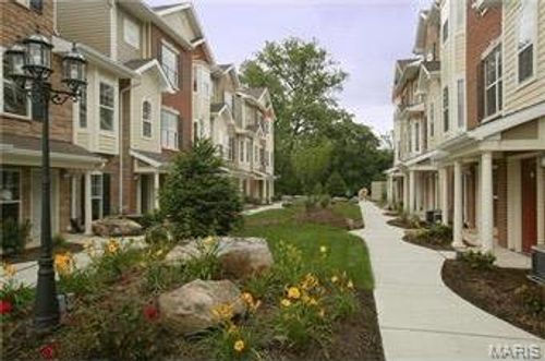 2648 Mcknight Crossing Ct, Saint Louis, MO, 63124-1688 | Card Image
