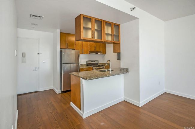 APT-1806 - 40 College Point Blvd, Condo with 2 bedrooms, 2 bathrooms and null parking in Flushing NY | Image 8