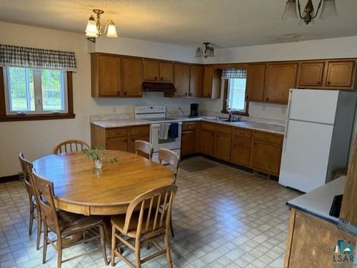 2215 Selmser Ave, Cloquet, MN, 55720-2246 | Card Image