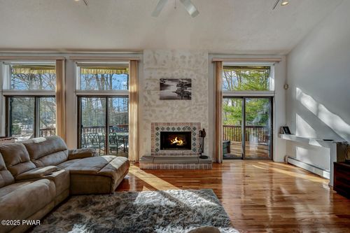 201 Broadmoor Dr, Lords Valley, PA, 18428 | Card Image